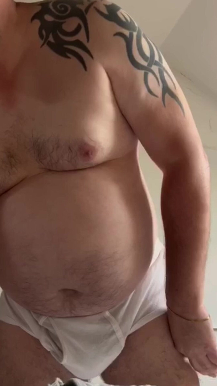 uktattooedchub74: Em Tighty Whities eu punheta e gozada