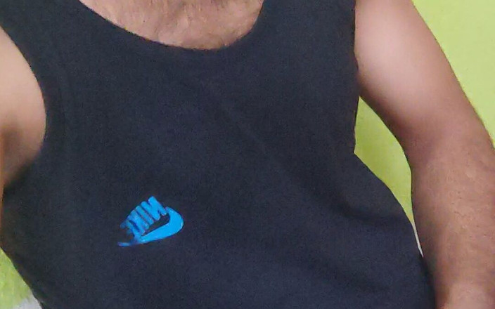 mr_rohit_69: 德西热辣的男人在独奏中手淫