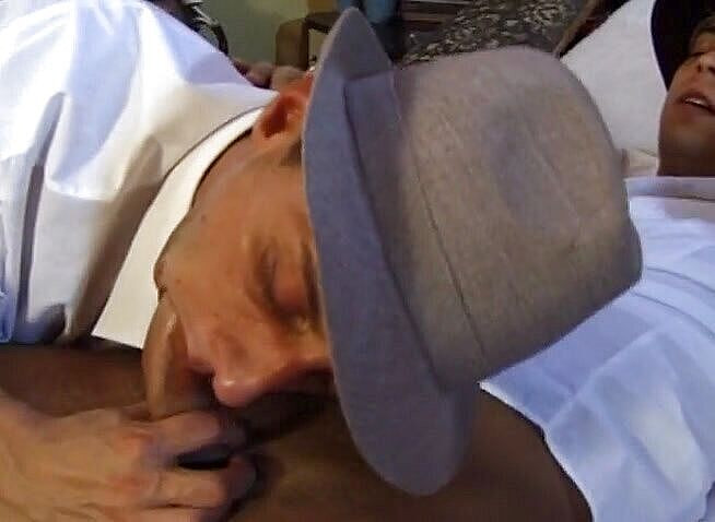 Bareback TV: Hluboké šukání dvou modelek