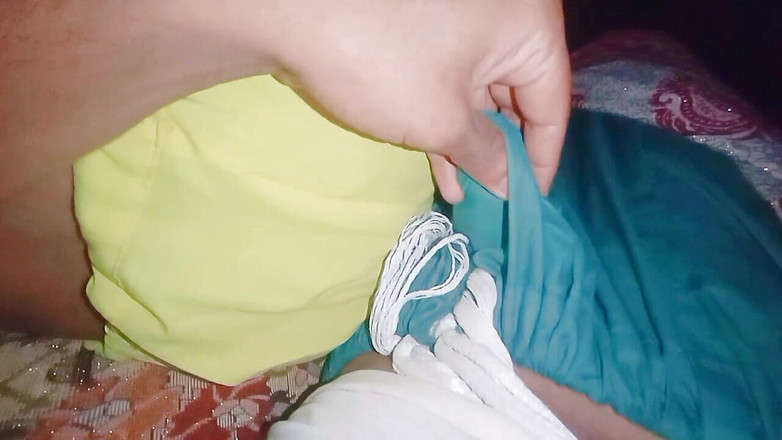 TomatoBig: Секс-видео со сводной сестрой дези