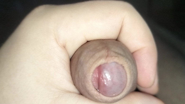 Uhri: Close up - kontol belum disunat dan dicrot sperma