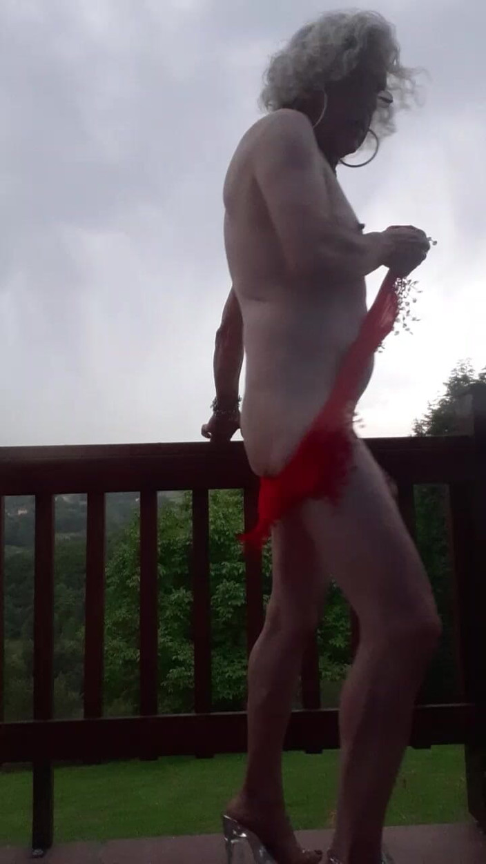 Carlatx: Waria Pelacur Di Casa De Campo