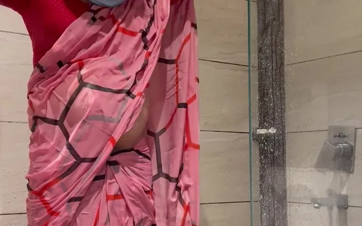 Jessica Leone: Indian Femboy Sissy Cross Dresser Jessica Leone Saree Stripping and...