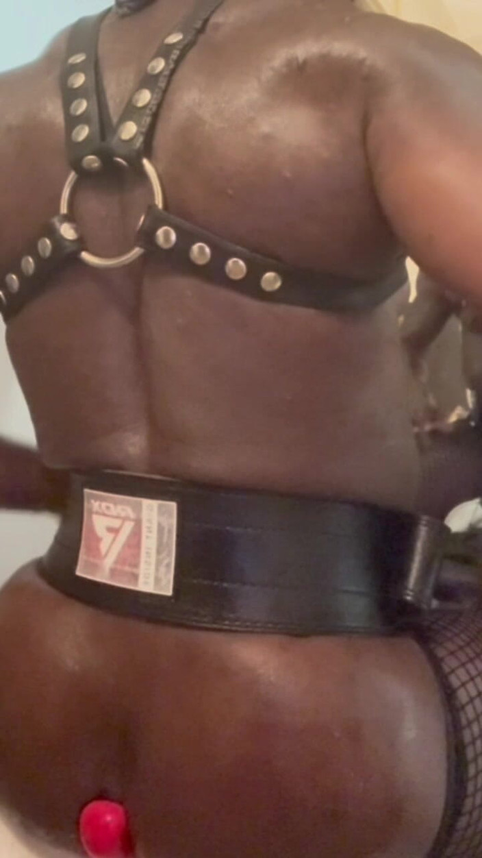 Black mature kinky muscle: VideoChat fishnet černý svalnatý zadek Sex Toying