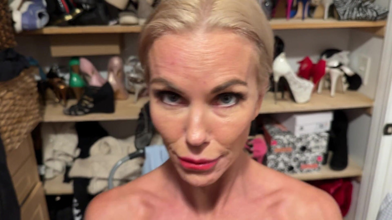 Tatiana Steele: MILF Tatiana Steele Gives Ian a Blowjob in the Closet