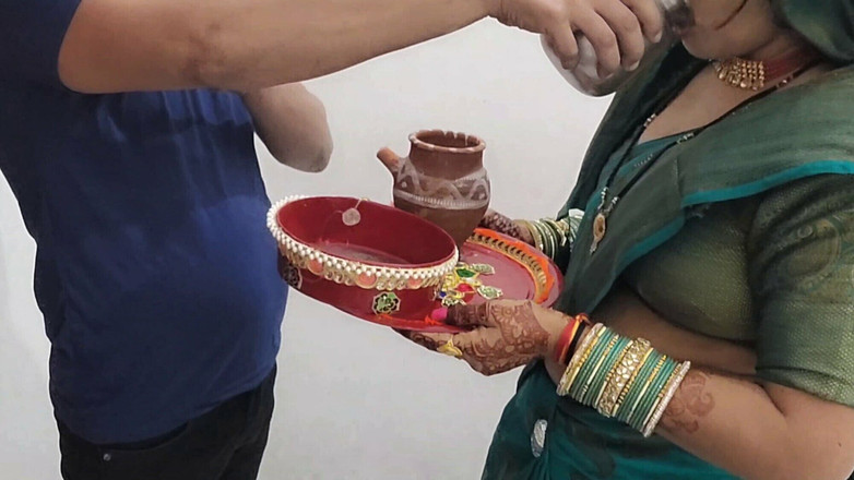 Komalaman: Я горячий полицейский, мы думаем о тройничке