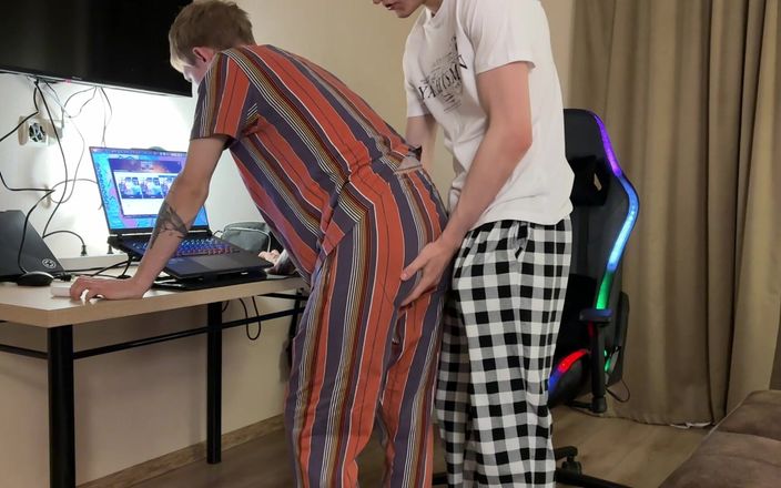 Ethan Lestray: Distracted the Guy From the Game, Gave the Twink a...
