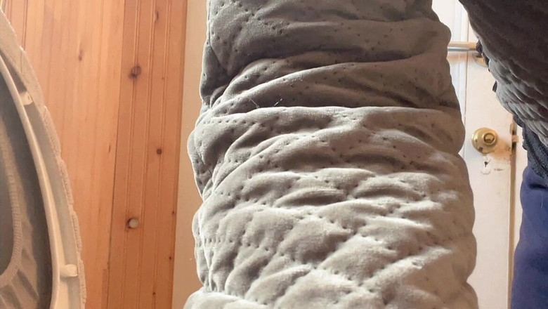 sweethanajapanese: Hana Wear Clothes Then Go to Toilet Piss Water Her...