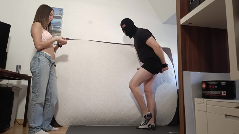 German ballsbusted: She's Destroying My Balls and I'm Defenseless