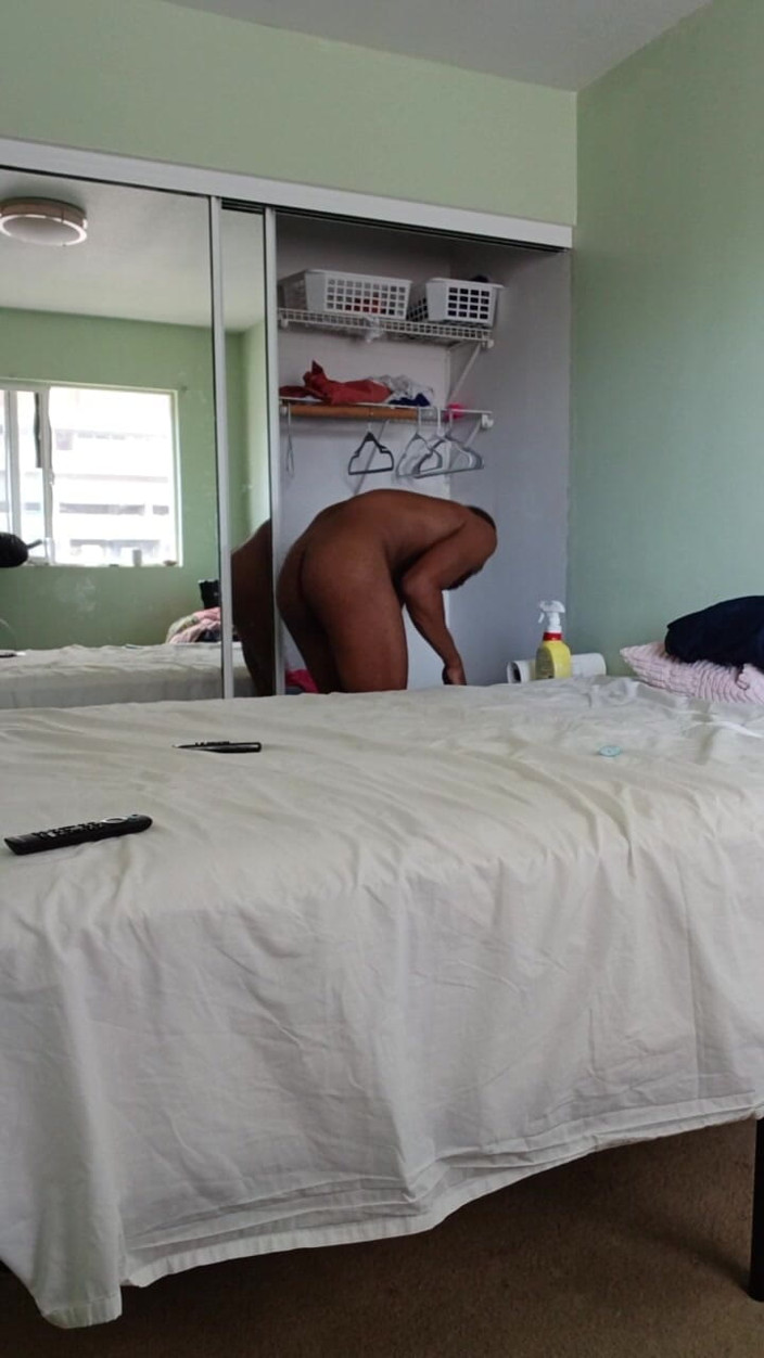 Kennie Jai: Doing Laundry Naked!