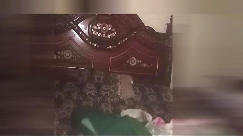 Tarelgc: Istri nakal ini memijat kontol suaminya dan dientot habis-habisan selesai...