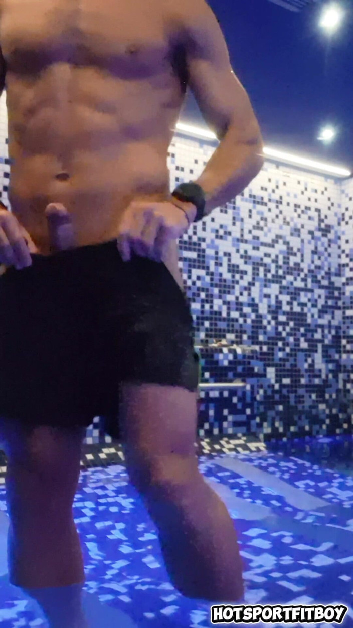 Hotsportfitboy: ช่วยตัวเองแบบเสี่ยงภัยในห้องซาวน่าสปาสุดหรู - ควยแข็งใหญ่ชักว่าวจนน้ําแตกครั้งใหญ่เกือบถูกจับได้