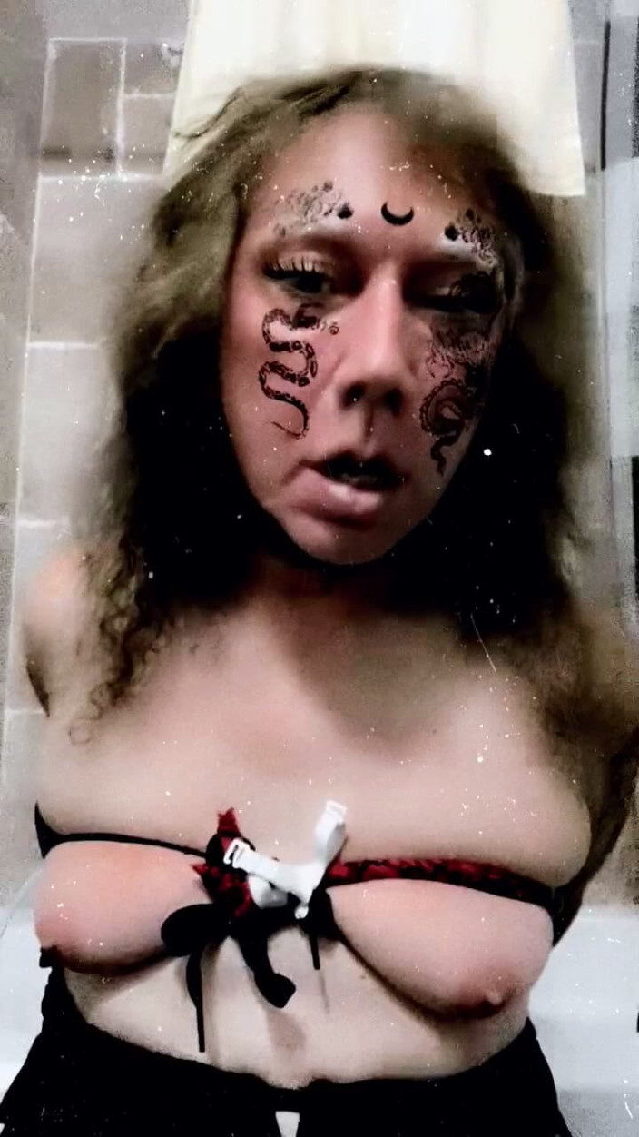 Kellie Kumcatcher: Сексуальная странная шлюховатая женщина-транс