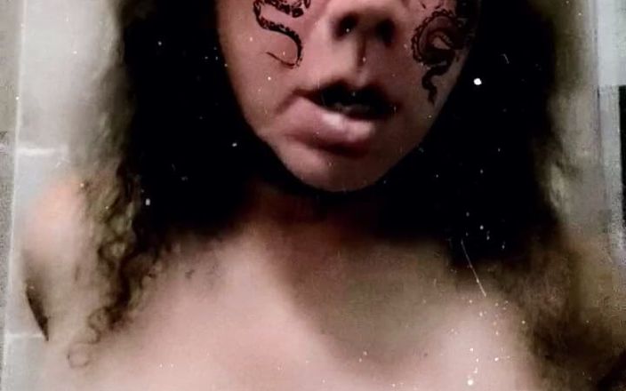 Kellie Kumcatcher: 性感怪异的放荡变性人女人