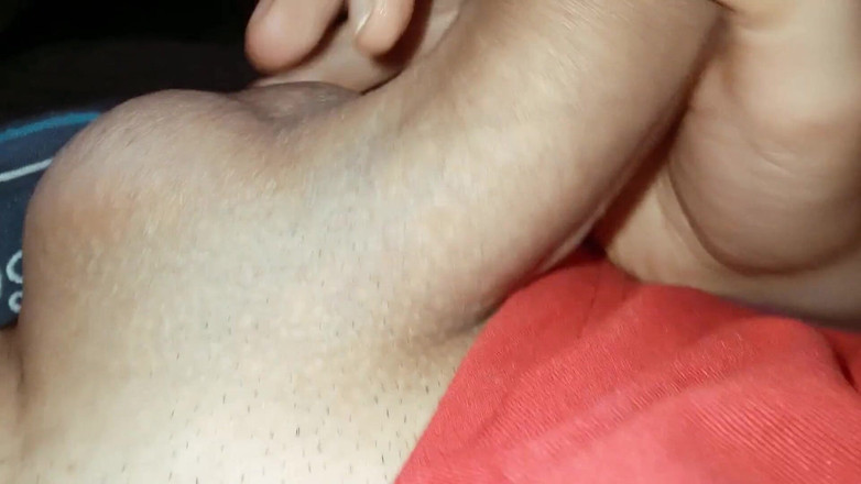 Lo Zborro: 내 창녀를 공부하기 위해 노트북에 사정할거야