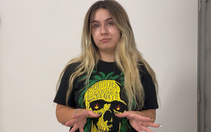 NipsAndStrips: あなたは接地しています、私のおならの匂いを嗅いでそこにとどまってください