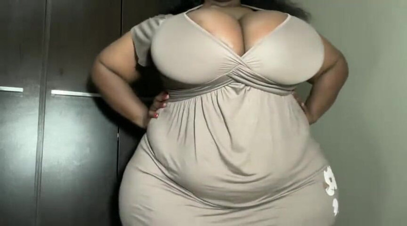 Legendary Booty Overdose: Gemendo preta gordinha dá prazer a si mesma na cama