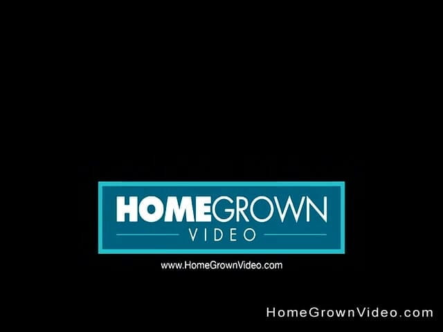 Homegrown Vintage: Azgın esmer gerçek acımasız yarak emiyor
