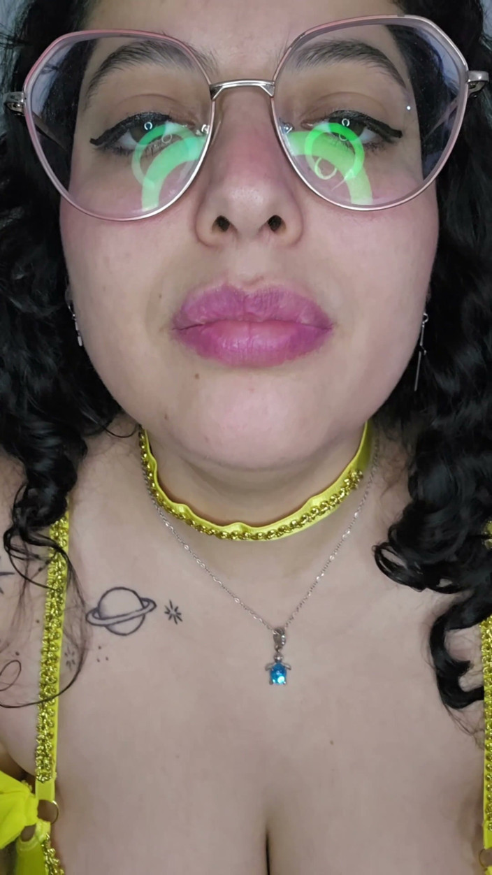 Eddie Queens: Eddie Queens Ft. Babyluna939 - Princess Belle Smoking Fetish, Smoke Blowjob...