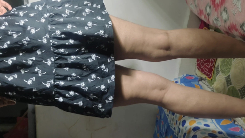 Trisha Hotness: Riya Bendover和jija sali操她的屁股