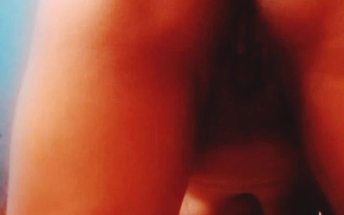 Me and my new slut: Yaşlı azgın büyük zenci yarağı sevgilisiyle mastürbasyon yapıyor