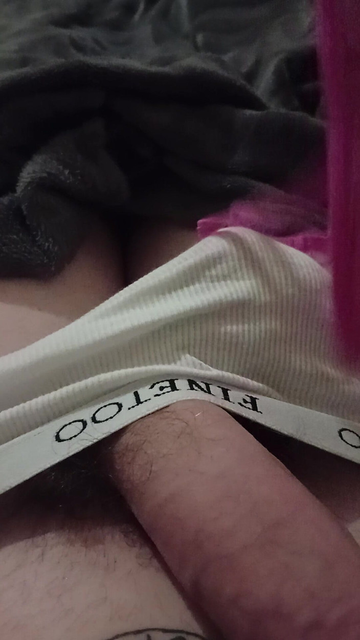 Cuminpanties22: Супер товста сперма в милі рожеві трусики мого друга