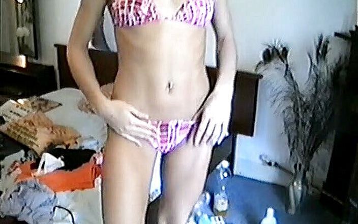 Flash Model Amateurs: Her bikini looks so sexy