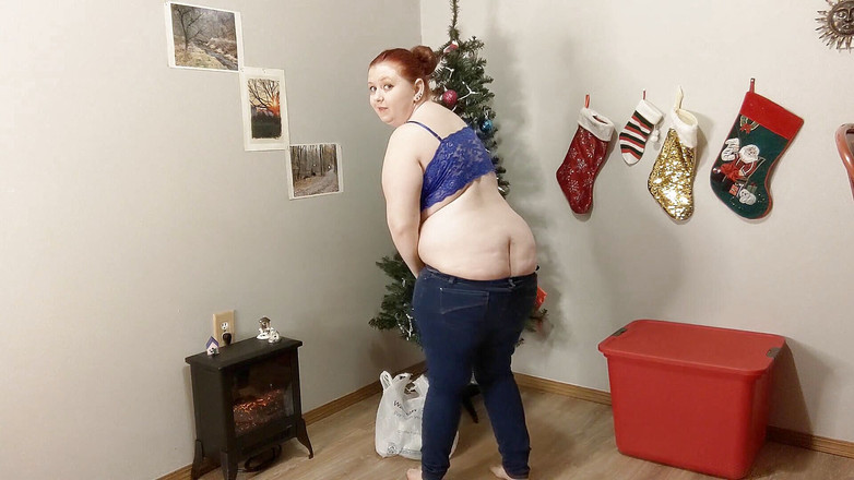 Sin Spice by Sophia Sinclair and Jasper Spice: Buttcrack esposto mentre viene abbattuto l'albero