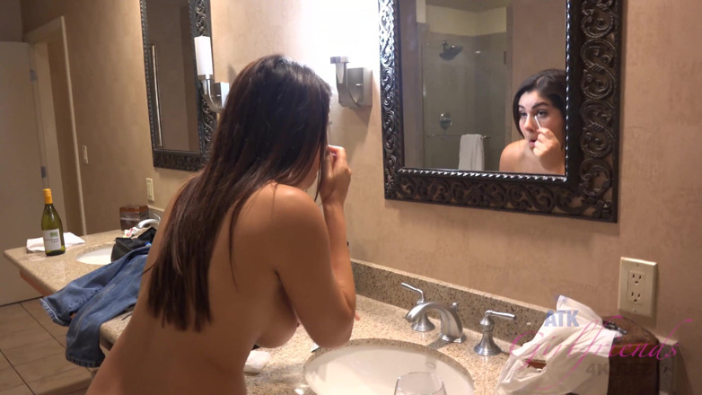ATK Fans (Girlfriends): Virtual vacation Las Vegas with Valentina Nappi 1/2