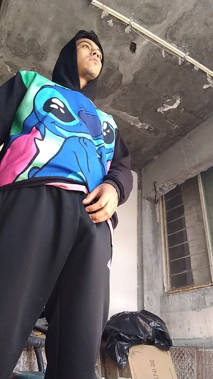 AlexAlejandro13: パンツを下ろして見せて