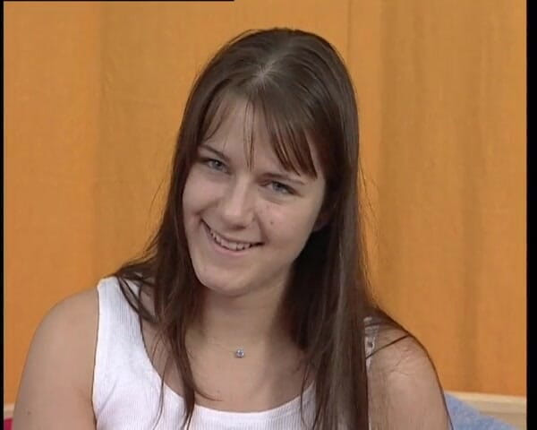 YOUR FIRST PORN: Junge Nadin Rasiert Ihre Muschi Softclip Young Nadin Shaves Her...