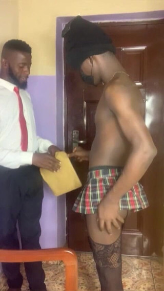 Mokobtm: 地元の医師は訪問時に私のお尻を犯した(短い)