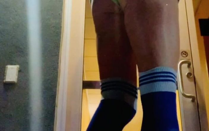 CindieLove: Incrível sacanagem maricas exibicionista bunda shorts