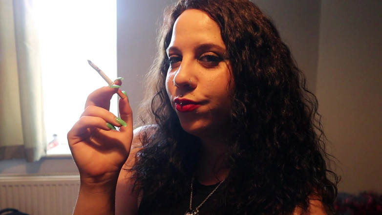 Goddess Kinx: Rode lippen en kurktips bij het raam