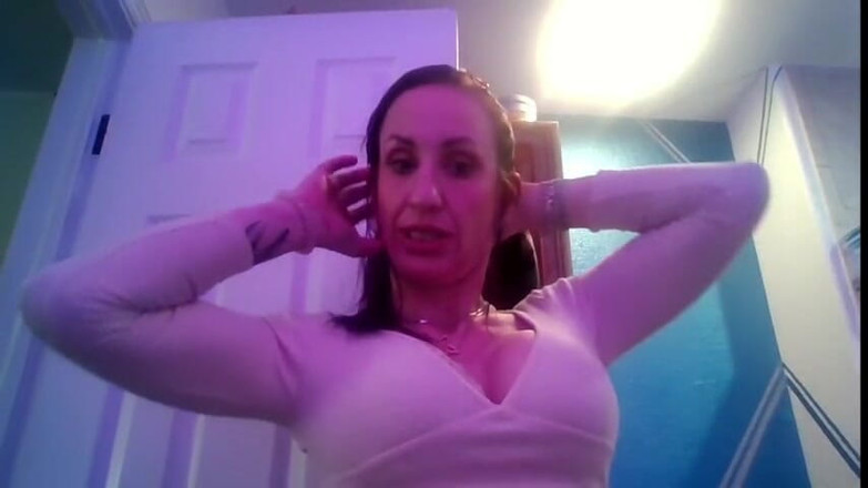 Zoey Portland: Geiles mädchen reibt ihre muschi, wenn der mann nicht schaut