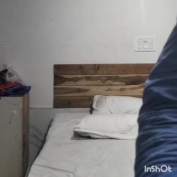 Funny couple porn studio: Tamil chupando peitos e pressionando