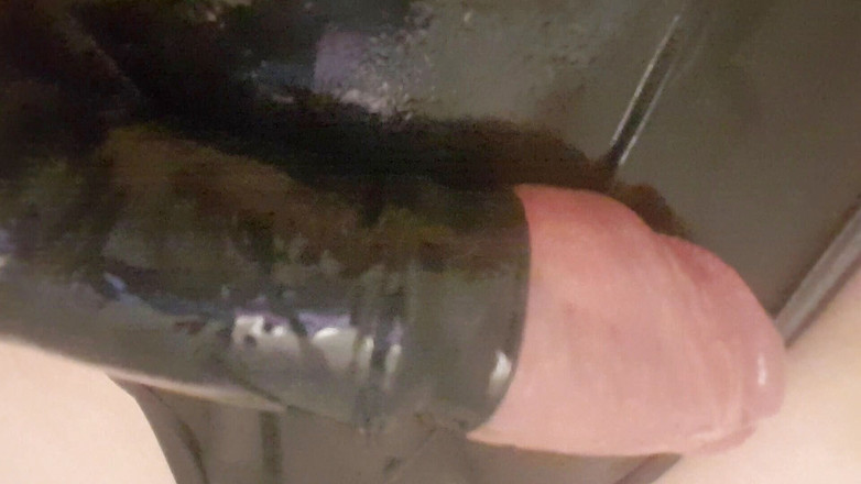 Fetischmann: Lateksowy wielki kutas