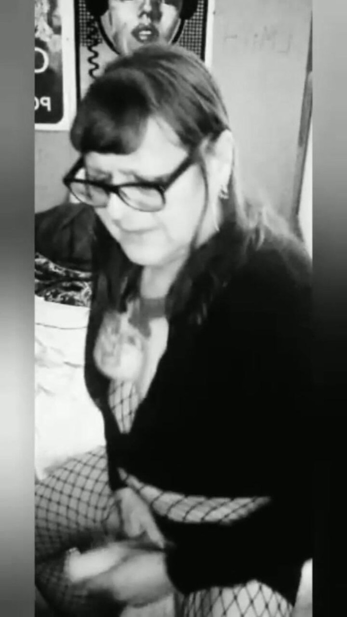 Ms Christy Cox: Pani Christy Cox spuści się dwa razy i zjada obie...