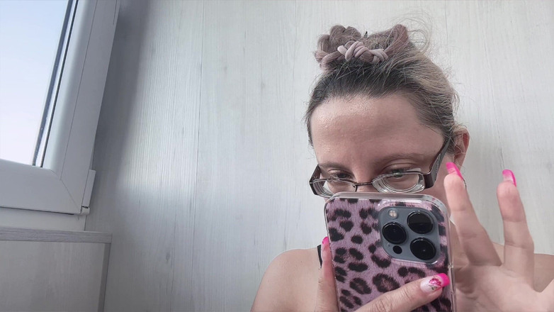 FinDom Goaldigger: 弱虫アスムルの女の子のドレスは女装の励ましを魅了します