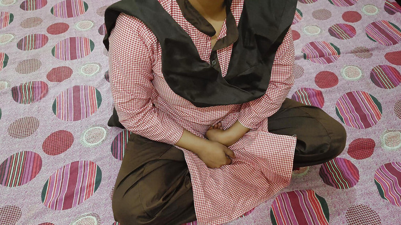 YOURAMRITA04: Un demi-frère indien vêtu de sa demi-sœur se fait baiser...