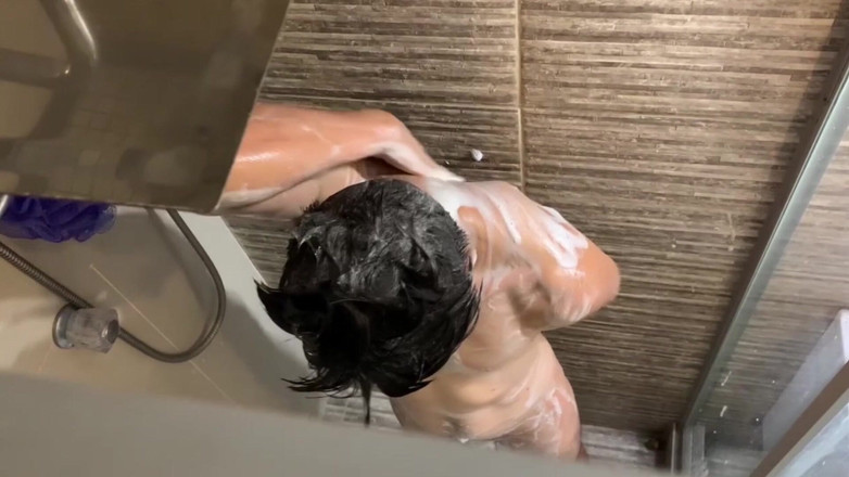 The Substance: Ma voisine prend un bon bain chez moi