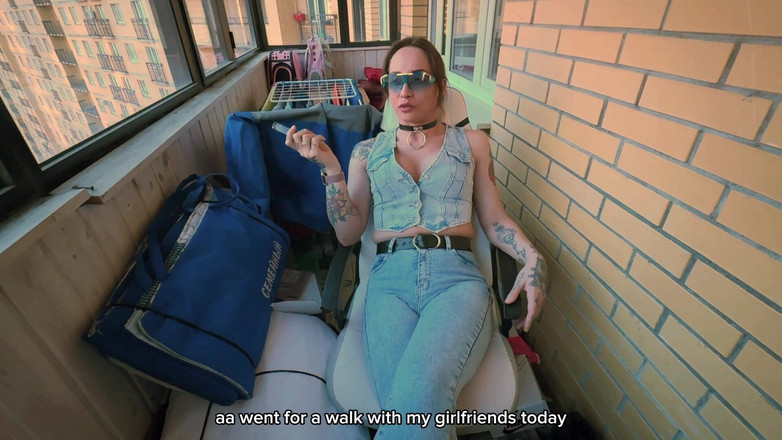 Eva Borisova: Солодка транс-дівчина робить мінет великому члену на балконі