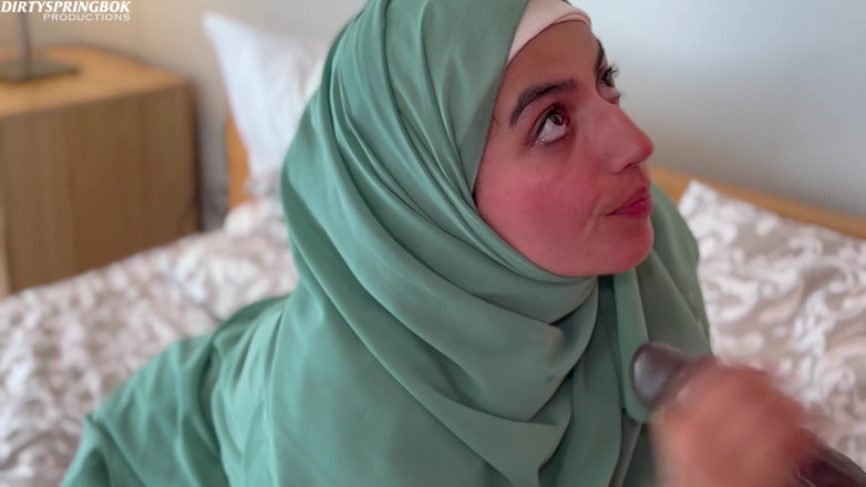 Aaliyah Yasin: Hijabi Aaliyah Yasin Gets a Big Surprise From Josy