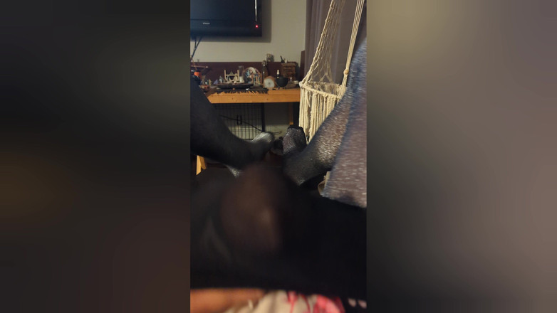 Pantyhose Jasmine: Pragnienie kutasa w dupie i ustach podczas noszenia rajstop