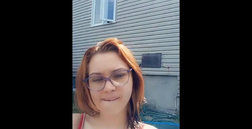 Kira Burn: Vuoi venire a nuotare con me?