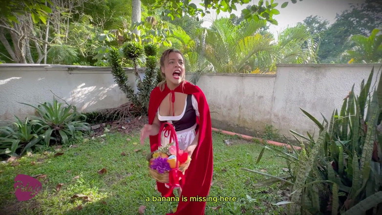 Pelaje mix: Le petit chaperon rouge s’est perdu dans les bois et...
