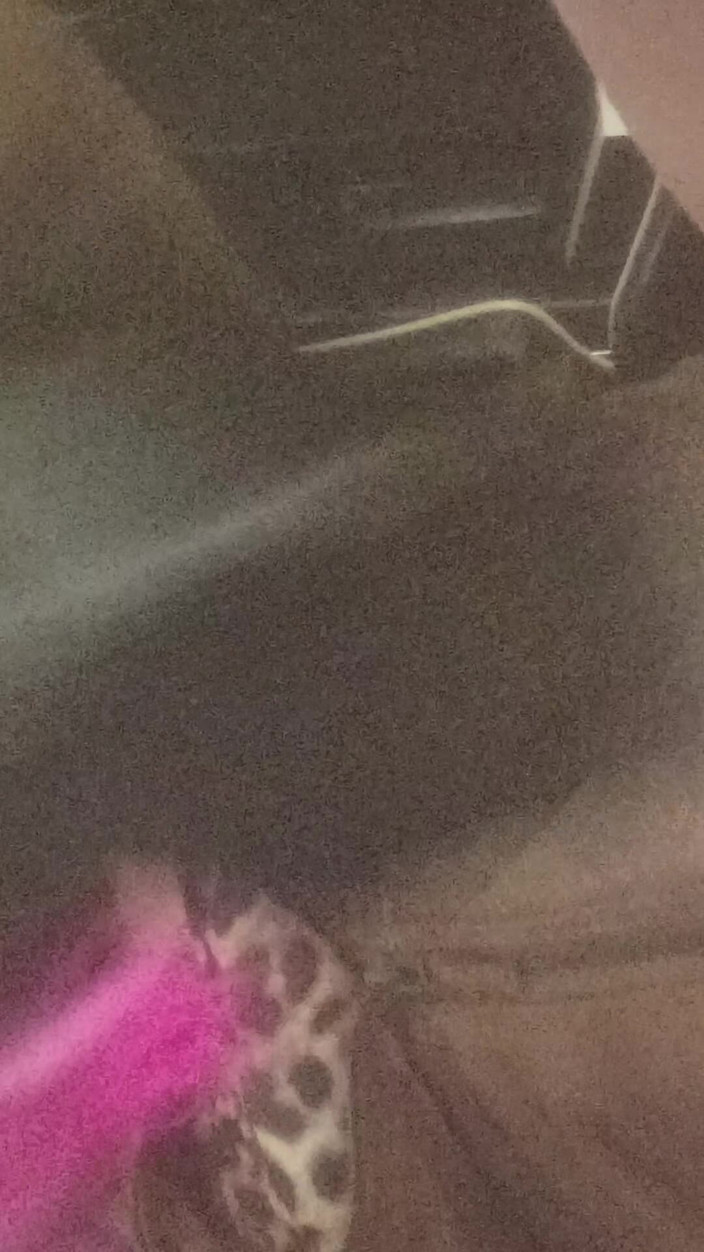 JujuTV: Sissy Tranny CD Shemale ukazuje její nadrženou šukací díru