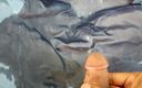 Satin and silky: 缎丝撒尿色情 - 撒尿在chachi的灰色缎纱丽上（67）