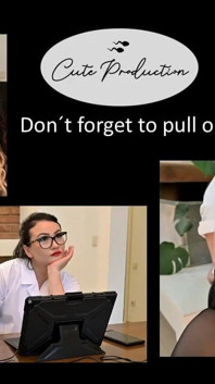 Uma jovem secretária está esperando pelo técnico de ti