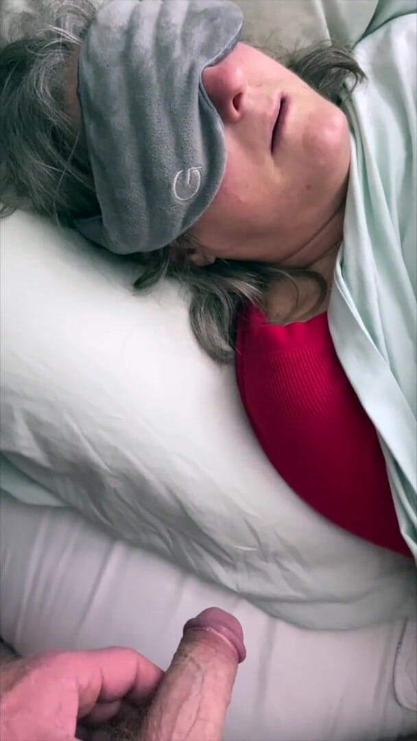 Squirting Senior: Morning Facial for the Wife